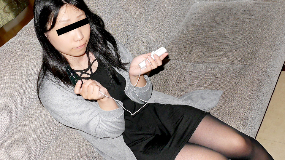 10musume 093021_01 A woman accustomed to masturbation who masturbated for the first time in the first grade monitored the latest sex toys