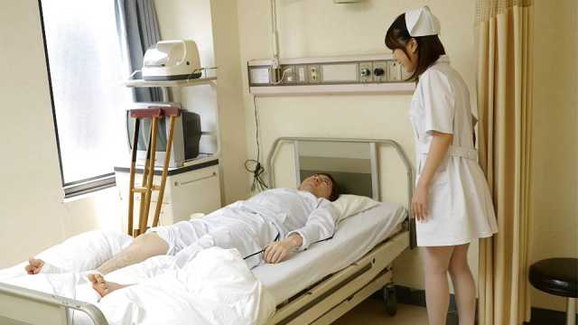 Japanhdv Pretty Nurse Reina Wamatsu jerks off her patient for a face full of cum